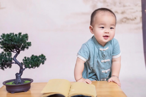 汝州六个月宝宝摇头正常吗